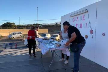 Animado concurso de repostería en el Caserío de Gando (Foto TA)